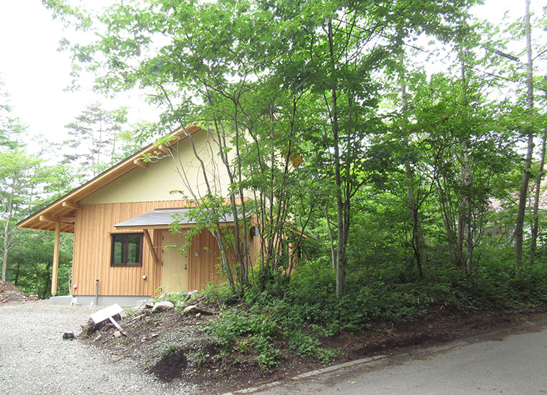 山梨県北杜市「+1376森の家」| 注文住宅なら大工集団くじらぐみ