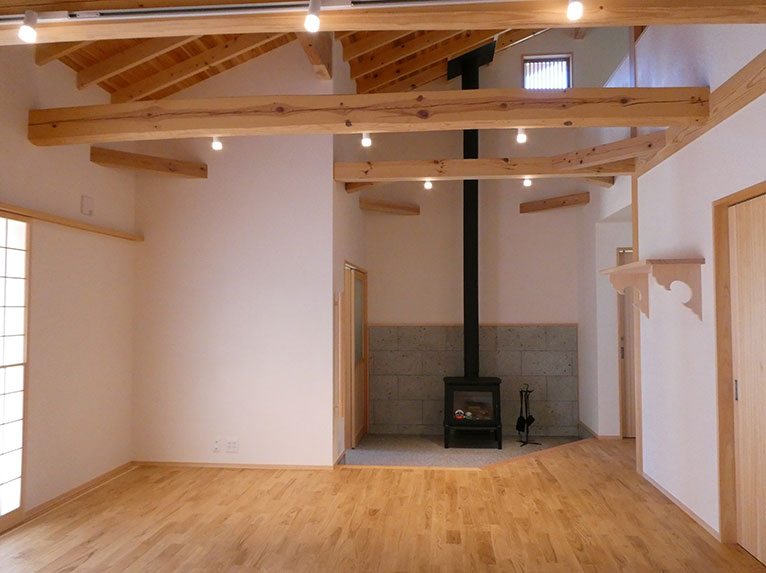 山梨県北杜市「手原の家」| 注文住宅なら大工集団くじらぐみ